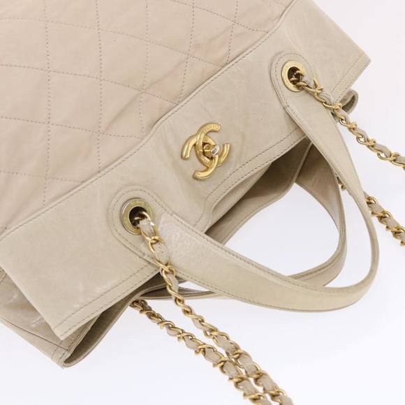 CHANEL Handbag - Picture 4 of 16